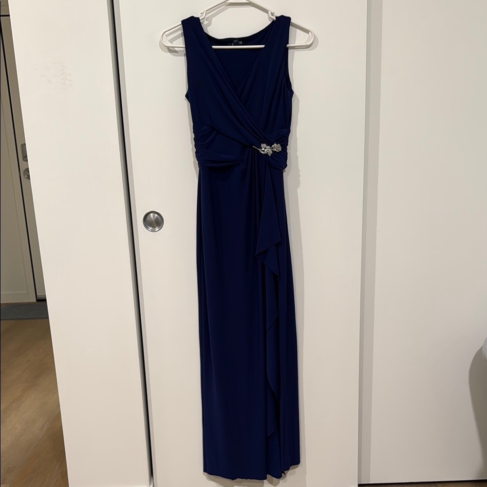 Elegant Navy Blue Sleeveless Dress